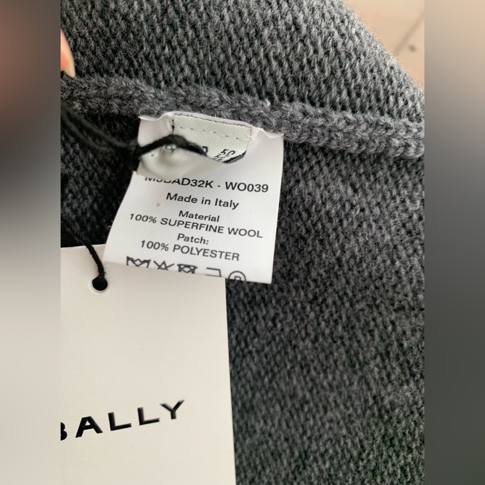 Bally 100% wool logo-patch jumper sweater NWT - Picture 8 of 9